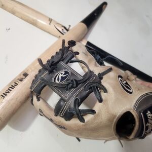 Rawlings Tan and Black Baseball Glove